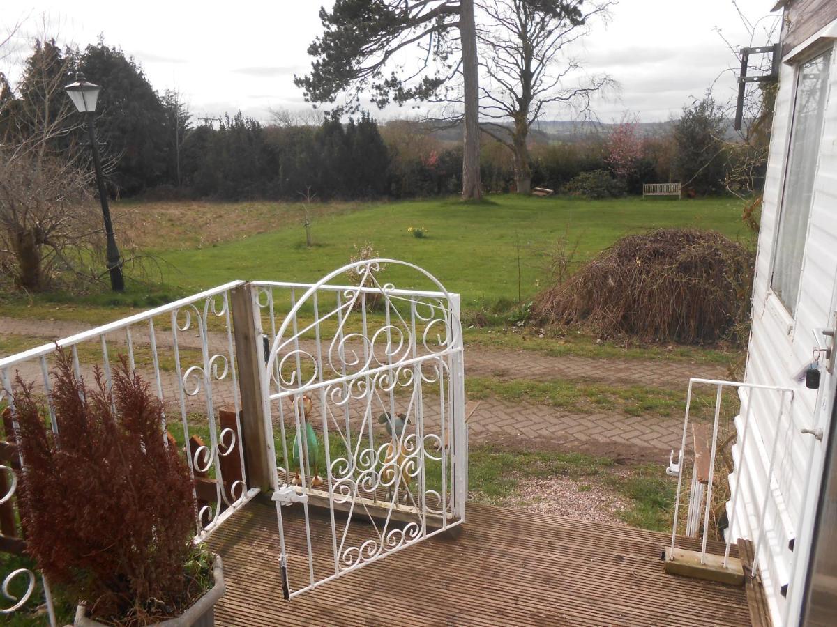 'The Cabin'. A Cosy Private & Secure Holiday Home. Padeswood Exterior foto